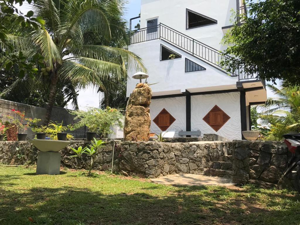 Peaceful Green Villa Унаватуна Экстерьер фото